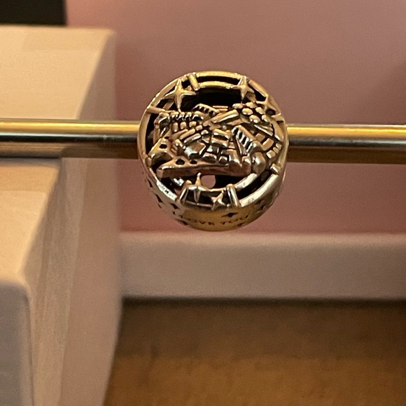 NEW HTF Authentic Disney Star Wars x Pandora The Kiss charm Hans Solo and Leia - Picture 10 of 10